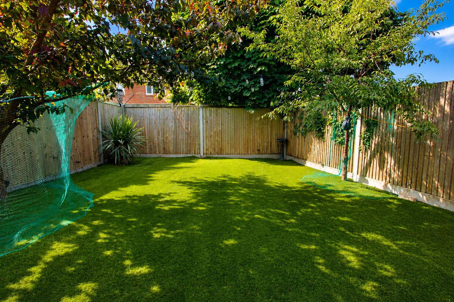 3 bed property in Caraway Place, Wallington